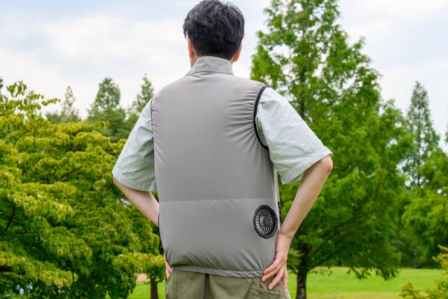 220729ICEVEST-06