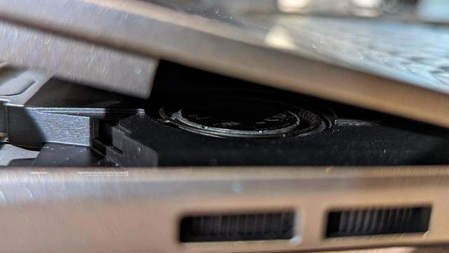 220804_asusultra_coolingfan