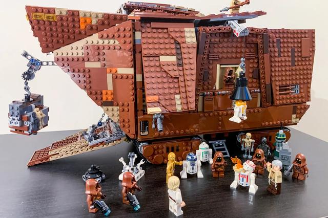 899
