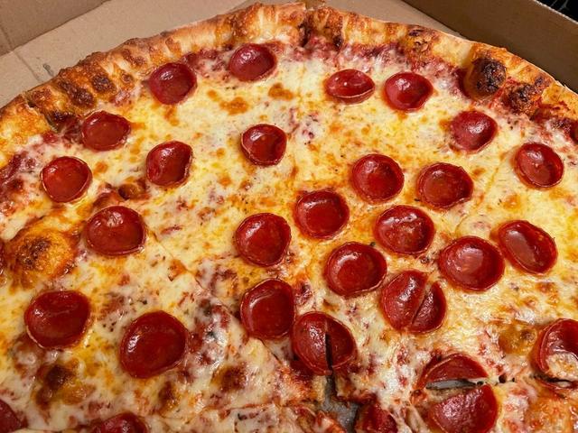 201102_iphone12proreview_pizza12pro