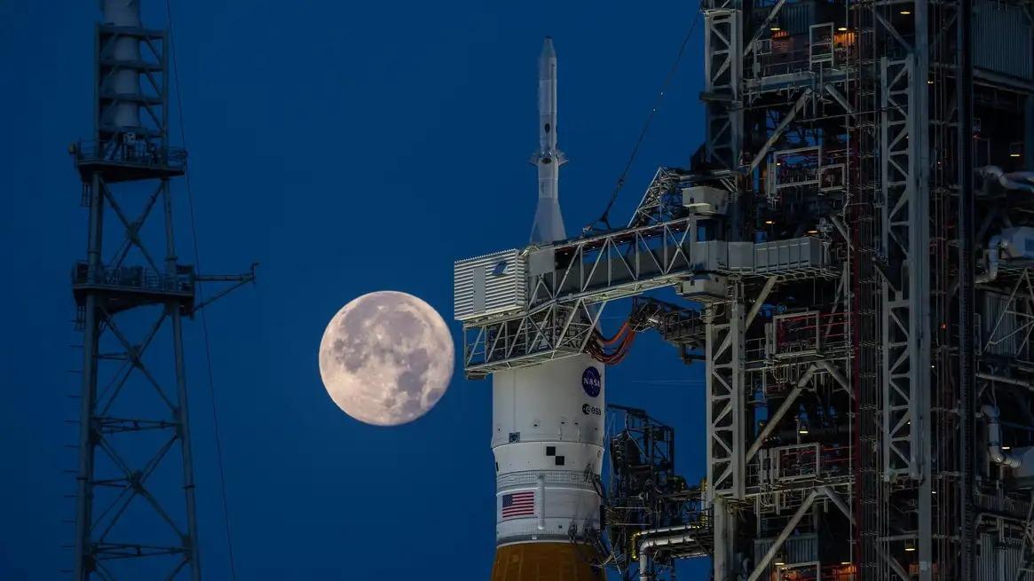 NASA、アルテミス3の月面着陸の候補地13地点を発表 | ギズモード・ジャパン