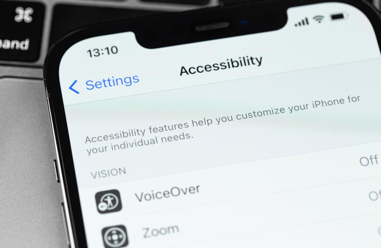 【Android・iPhone】スマホを便利にする代表的｢アクセシビリティ機能｣8選