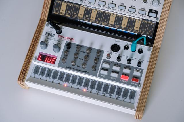 KORG volca drum デジタルパーカッションシンセサイザー 構い