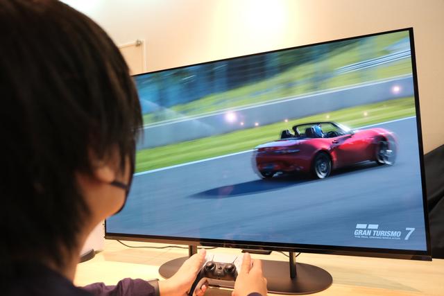 22-831bravia42love_04