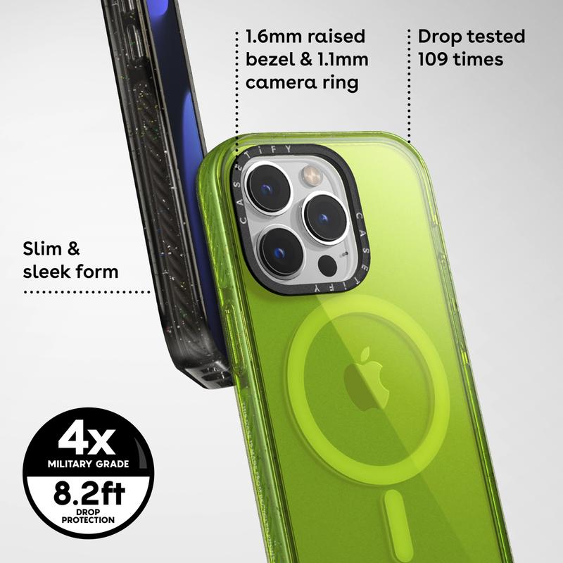 無数の接続ポートをあしらったiPhone 14 Proケース（Type-Cを除く