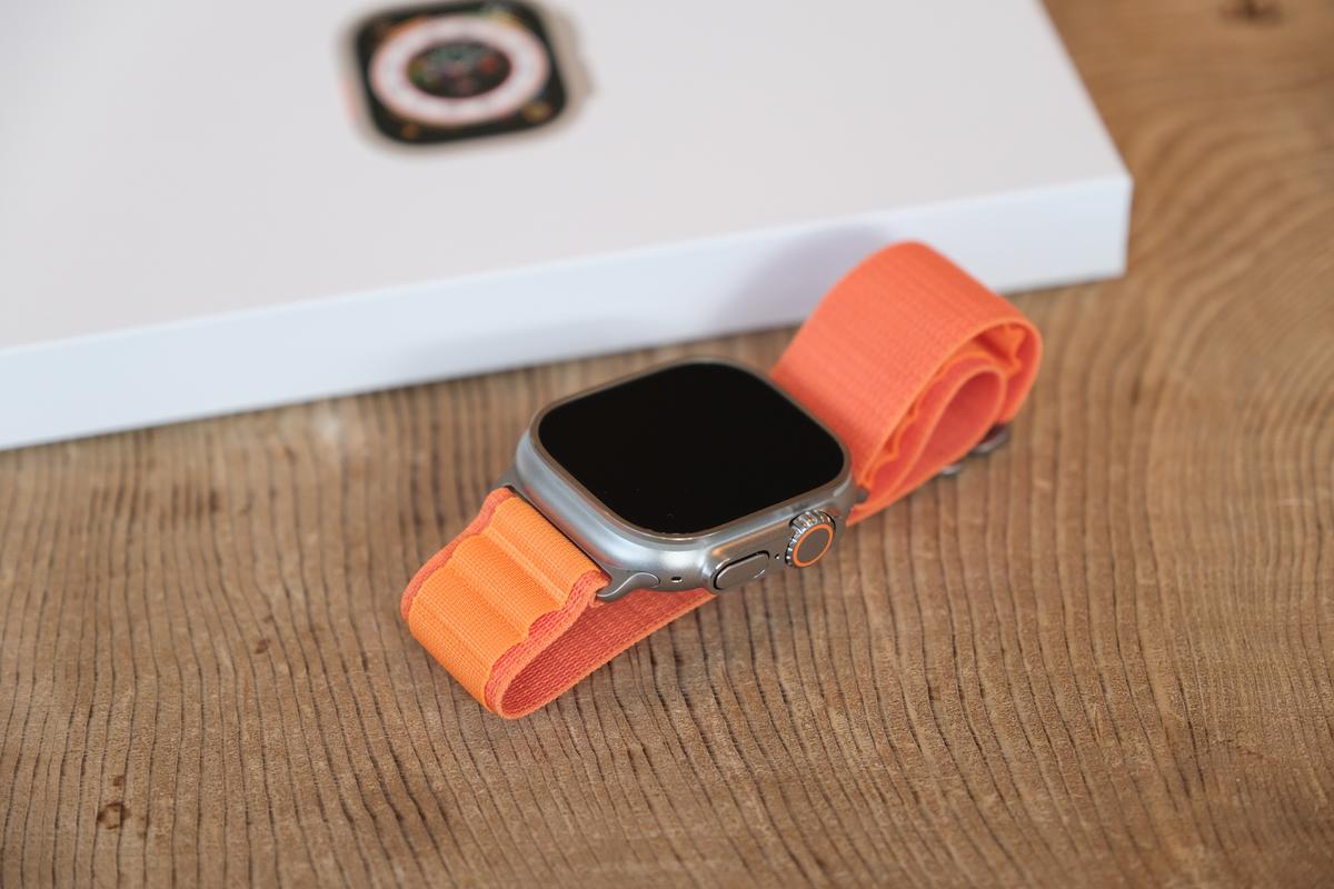 Apple Watch Ultraは「箱も新しい」。開けるだけで興奮しちゃった理由 