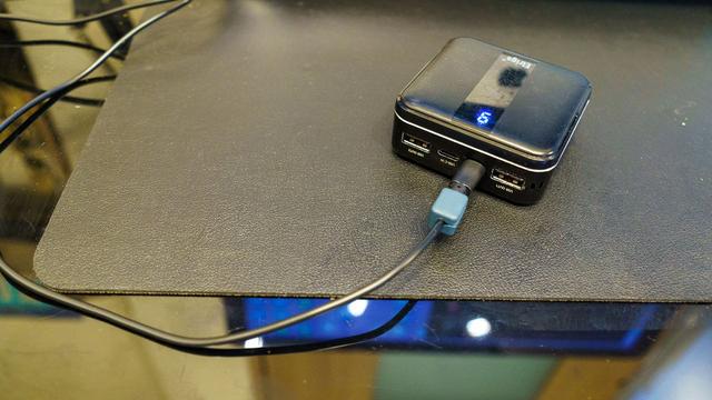 MagneticCableHolder08