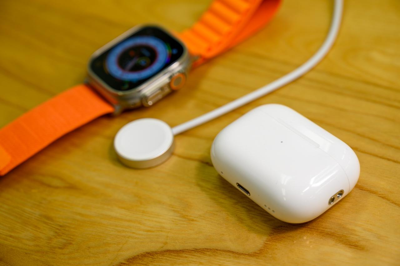 これは便利。AirPods Pro第2世代はApple Watchの“あの”充電器で充電