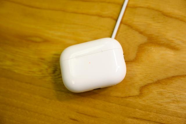 220923airpodsprocharge-03