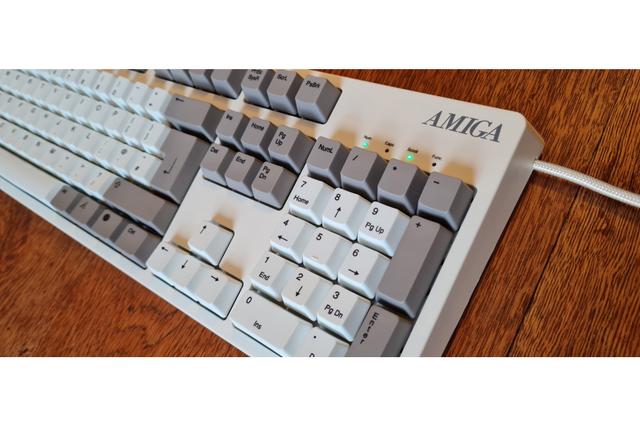 Amiga-mechanical-PC-keyboard-900x600