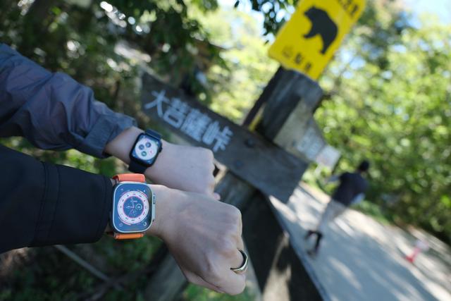 Apple 有難く Watch Ultra 49mm バッテリー100％ 写真無加工です
