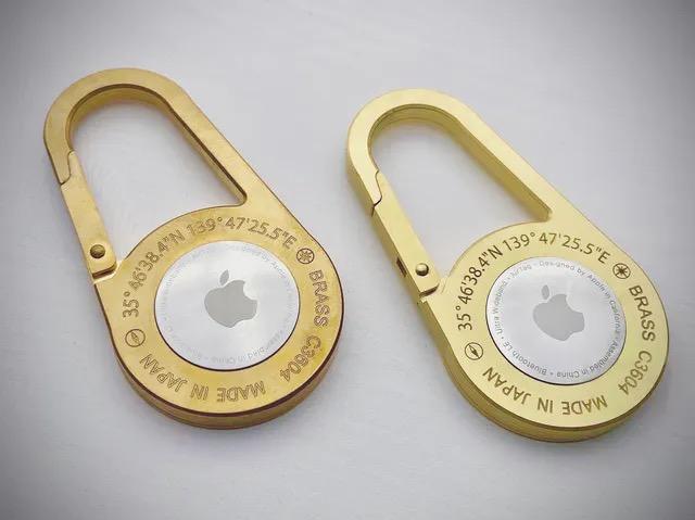 airtagcarabiner_8