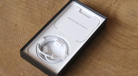 ブラジル裁判所「充電器なしでiPhone売った罰金27億円。買っちゃった人には充電器配ってね」