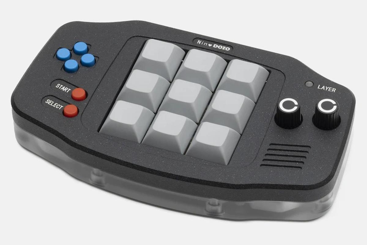 仕事が楽しくなりそうなゲームボーイアドバンス型のマクロパッド 