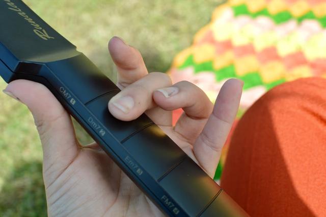 TouchGuitarreview03