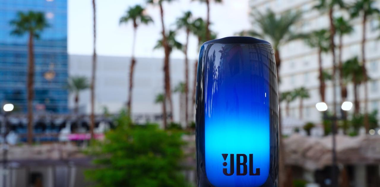 どうしてスピーカーを光らせるの？ JBL Pulse 5のデザイナーに聞い