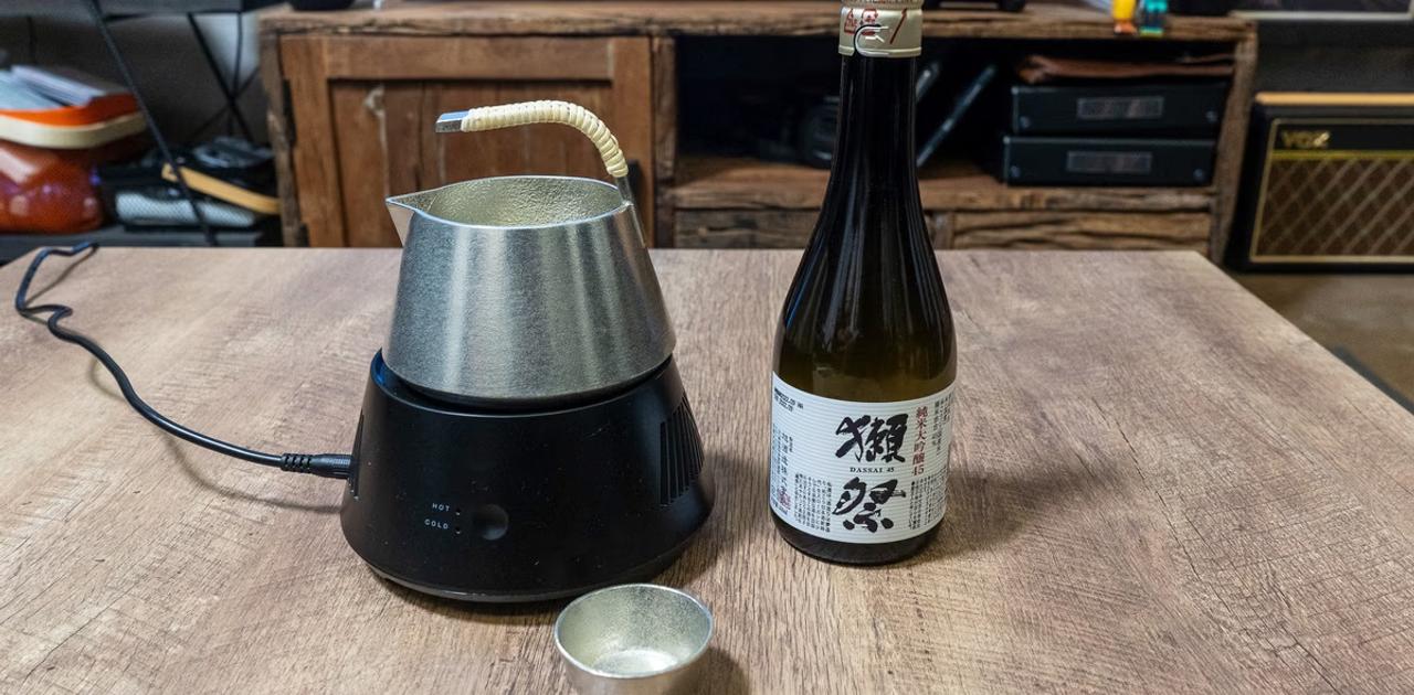 冷やも熱燗もワンボタンで！日本酒を楽しむ万能酒器｢hiyakan PRO｣を試してみた