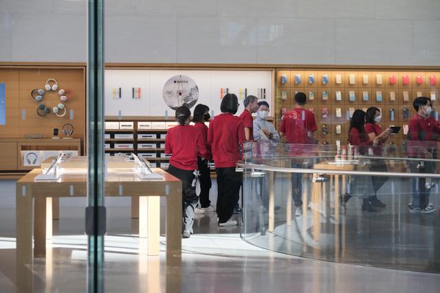 221104applestoretv_12