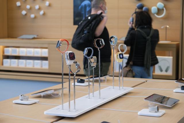 221104applestoretv_14