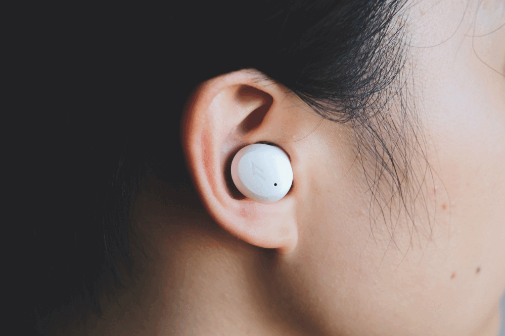 推しの声で入眠したいならコレ！ 新型｢寝ホン｣のおかげで、好きな音楽やASMRを聴きながら快適に眠れるようになったんだ
