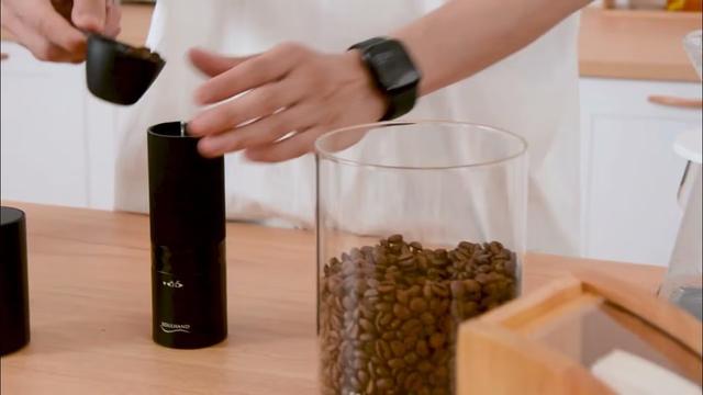 2-IN-1ポータブルコーヒーグラインダー01