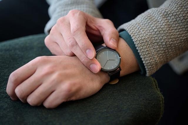 10watch02