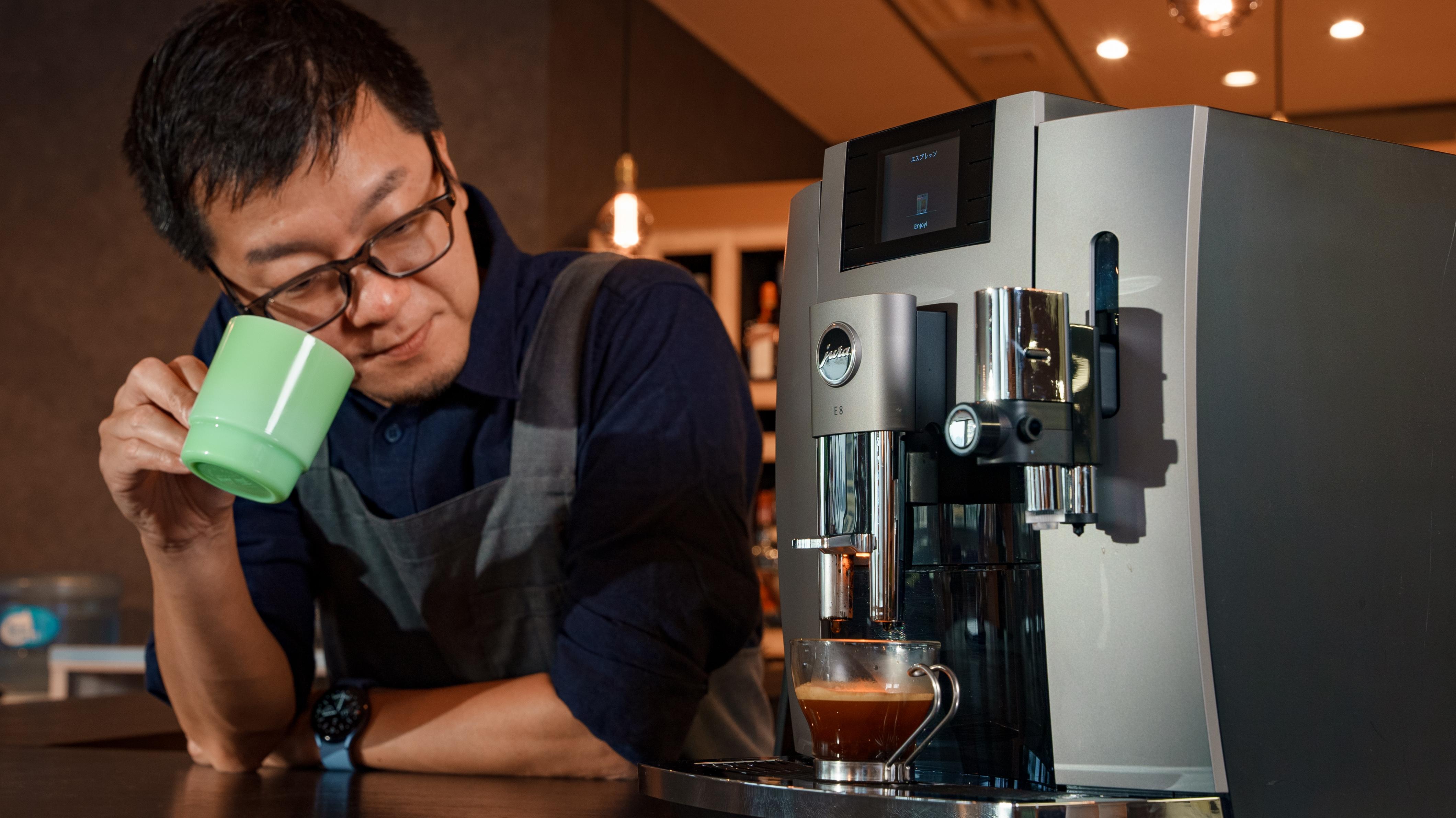 テクノロジーを駆使した全自動コーヒーマシン。飲んでみたら驚きの