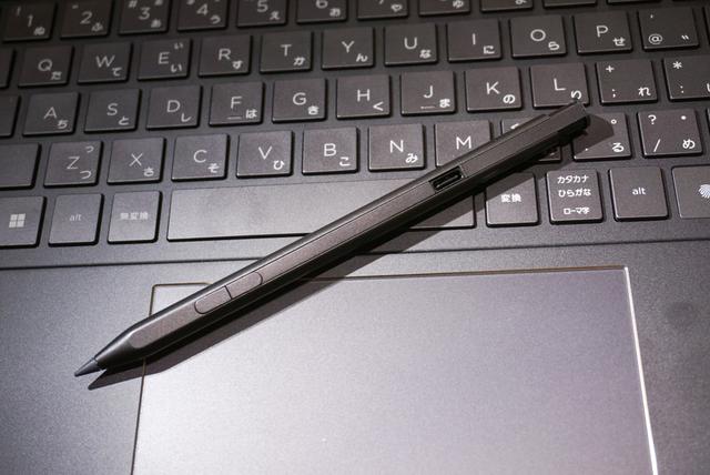HP Spectre x360 16のペン