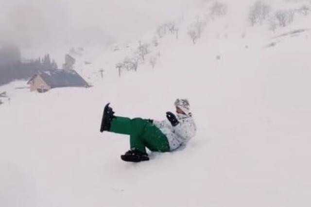 Snowfeetend03