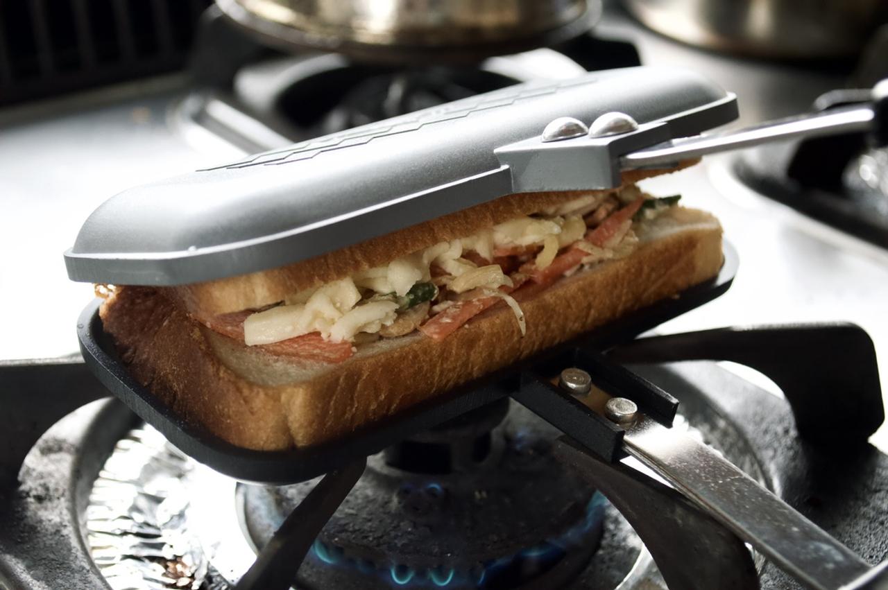 余った食パンがごちそうに。食パン1枚で作れるホットサンドパン