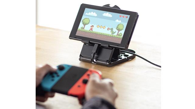 Nintendo Switch手持ちだと重いよね。画面が3段階で角度調節できる 