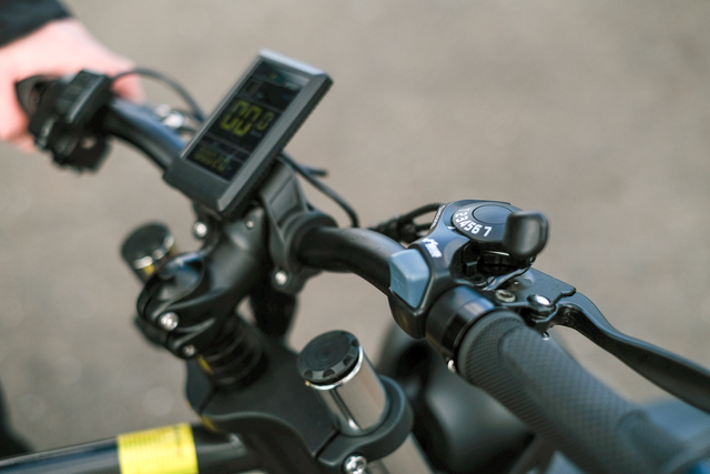 バイクみたいな存在感！ ゴツさとスタイリッシュさを兼ね備えた