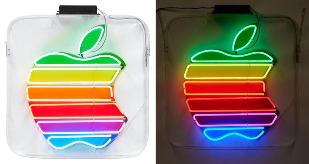 1990年代に使われていたアップルストアのネオンサイン、競売に出品 