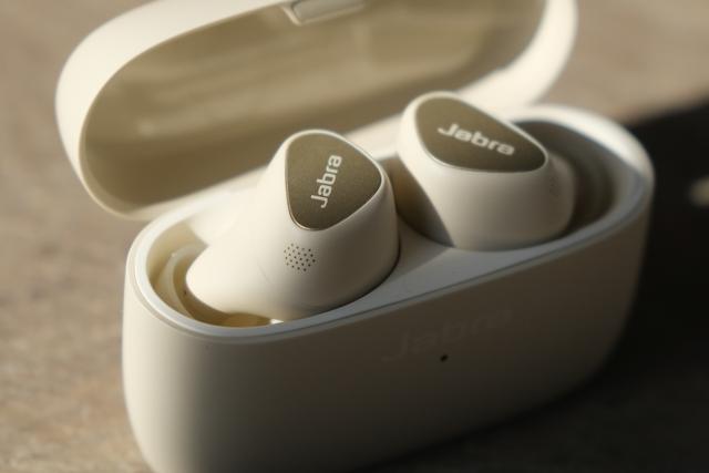221210jabraelite5_07