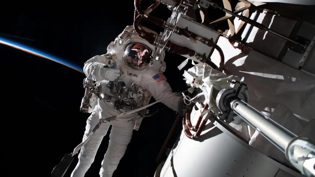 アップグレードは急務。NASAがISS用の新宇宙服の開発をCollins Aerospaceに依頼