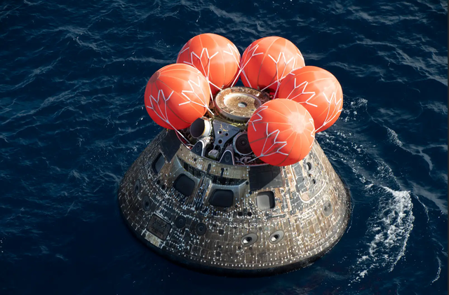 20221213NASA_Orion_top