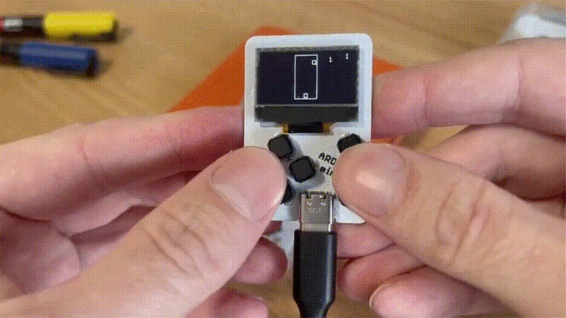 仕様が不思議な超ミニミニレトロゲーム機「Arduboy Mini 仕様が不思議な超ミニミニレトロゲーム機「Arduboy Mini