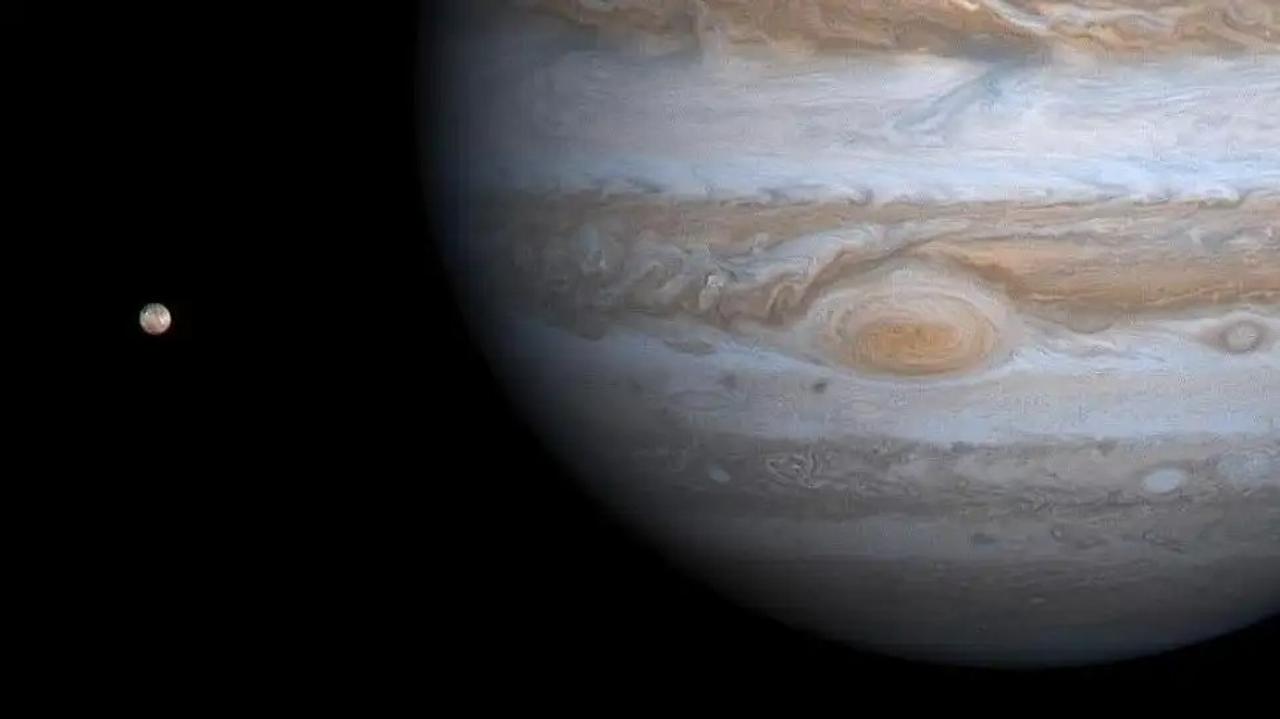巨大なガスの星である木星。その気象は時間とともに予想外の変化を見せていた