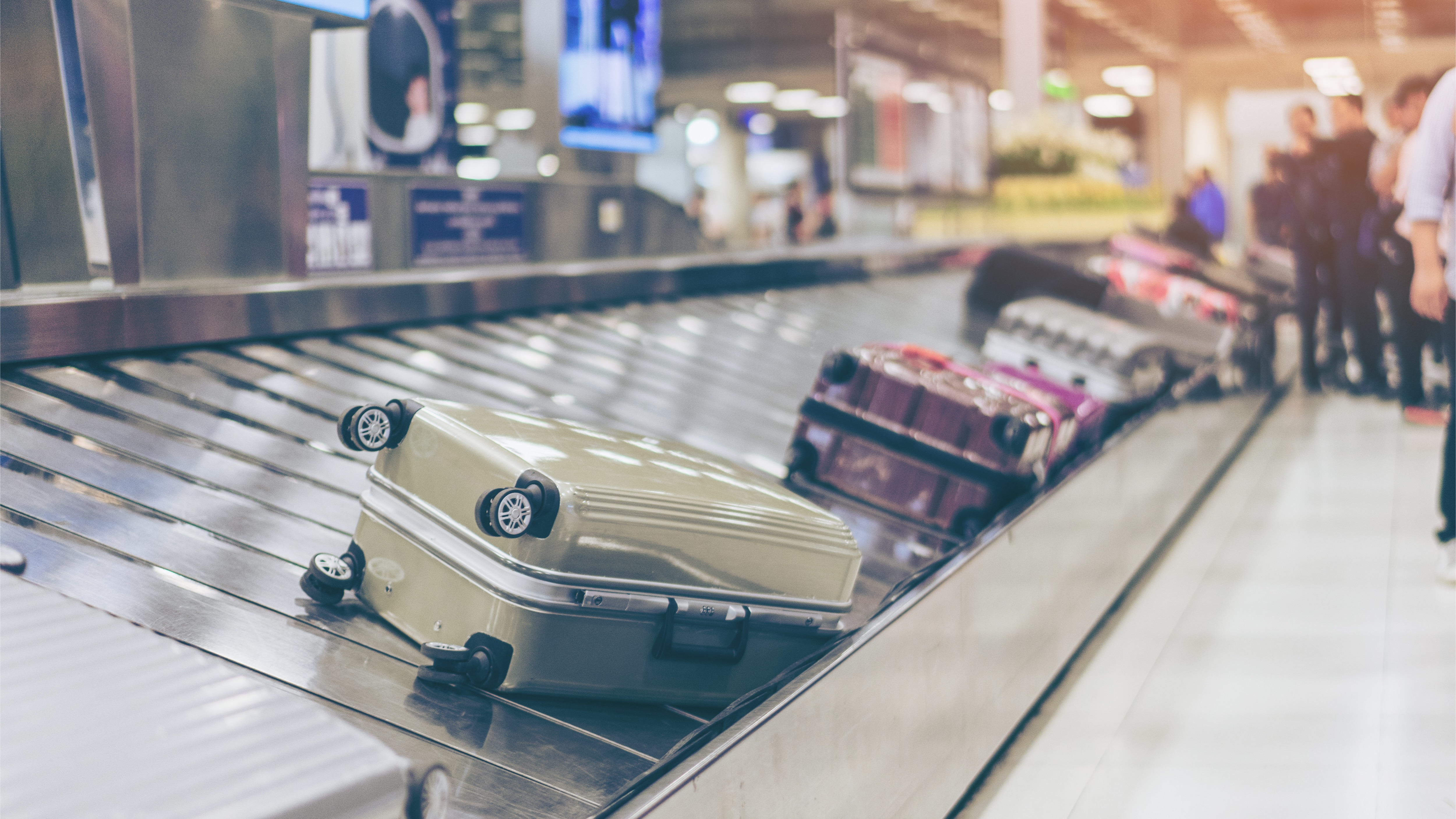 航空会社がウソついてる？ 旅行客がAirTagを使って自分のロストバゲージを追跡