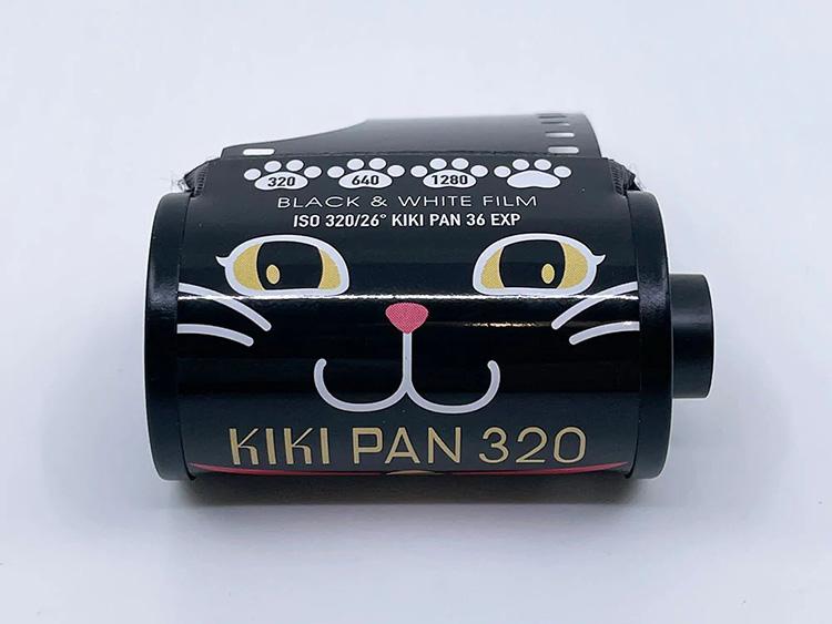 ストリートスナップ向けの粒子の粗い白黒フィルム「KIKI PAN320」で何
