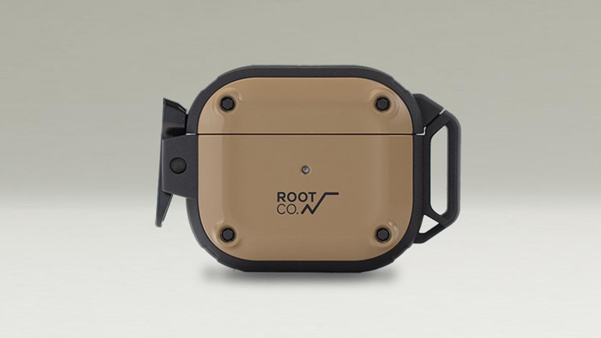 ループやカラビナが取り付けられる、アウトドア風のAirPodsケース