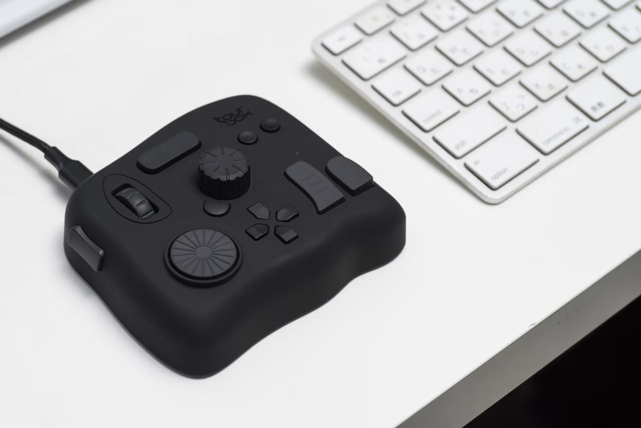 直感的な操作でクリエイティブが加速する左手コントローラー｢TourBox
