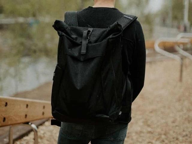 VerticalErgonomicBackpackend05
