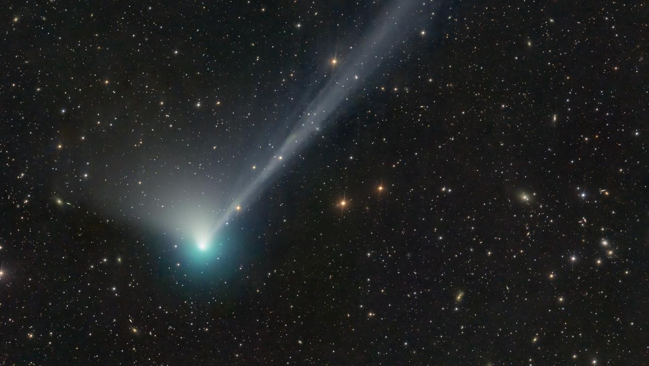 5万年に1度しか見えない緑の彗星が接近。2月には肉眼で見えるかも