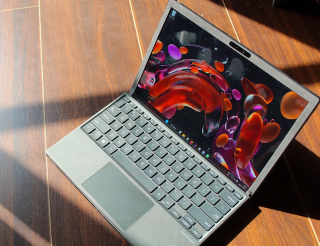 20230126ASUSZenbook17Fold_1