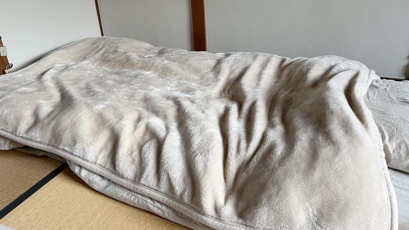 ユニクロの「ヒートテック毛布」で朝までぬくぬく眠れるようになった