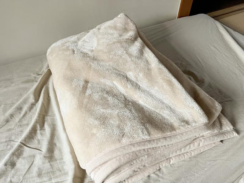ユニクロの「ヒートテック毛布」で朝までぬくぬく眠れるようになった