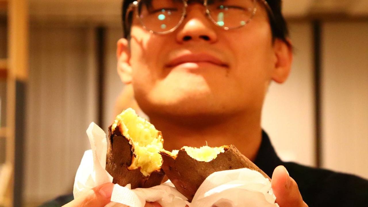 “蒸す”じゃなくて“焼く”！ 皮まで香ばしい｢焼き芋｣をボタンを押すだけで作る方法って？