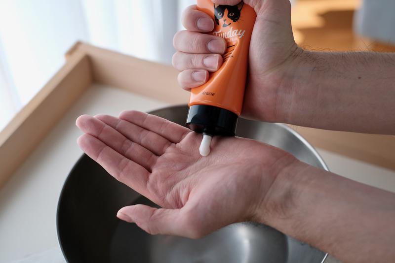 ニュルっとした泡でヒゲも剃れる洗顔フォーム。2つのタスクを一気に