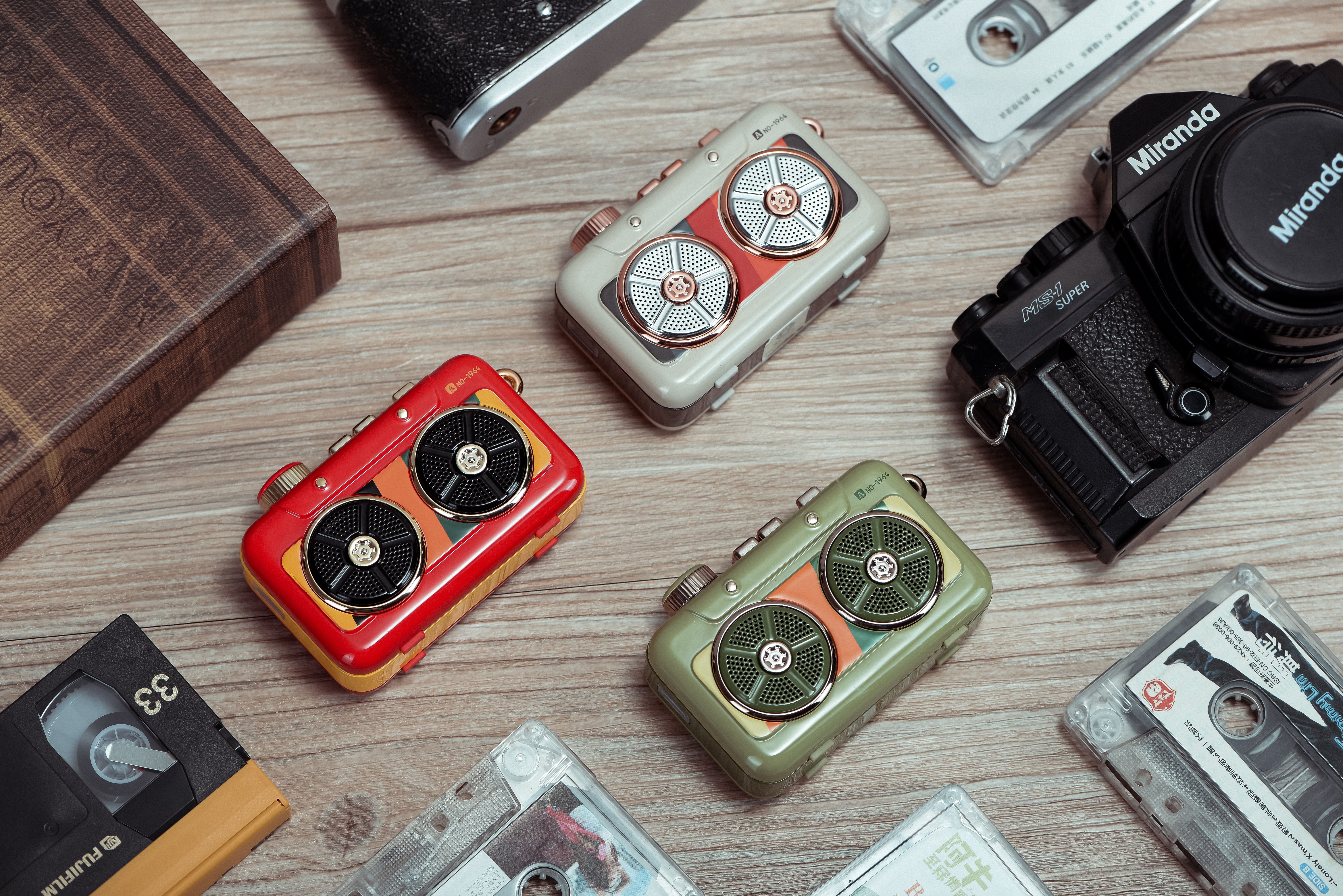 レトロなカセットテープっぽい。実はワイヤレススピーカー